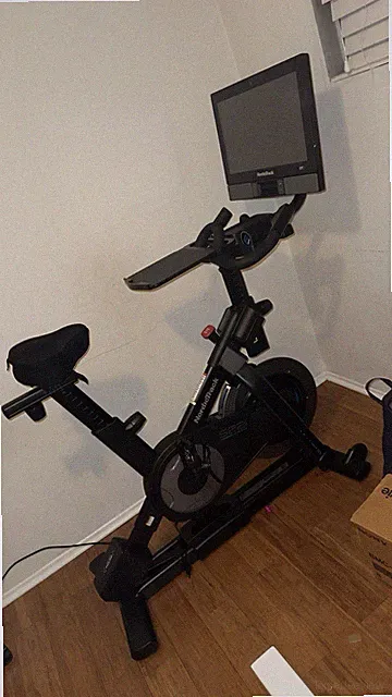 NordicTrack S22i Studio Cycle with 22" Rotating Touchscreen Screen $500 obo