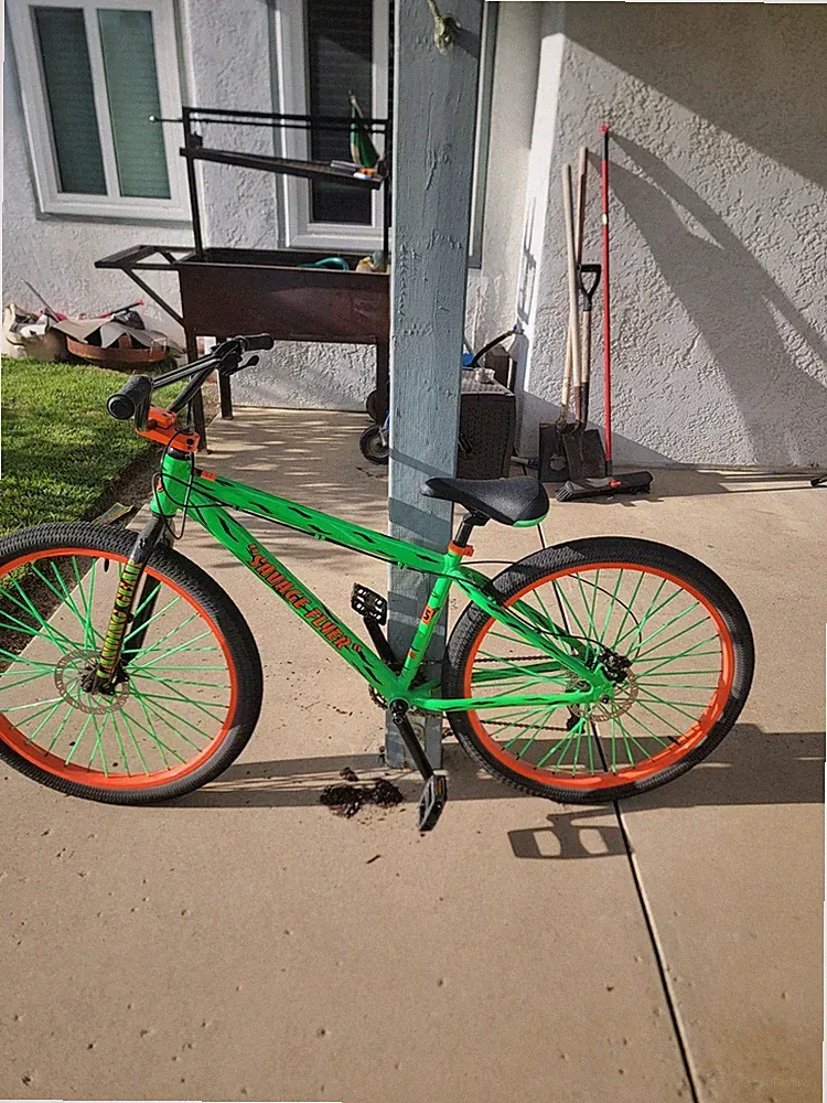 SE Bikes Savage Flyer 27.5" BMX Bike 10-Speed Mech Disc Green/Orange 2022