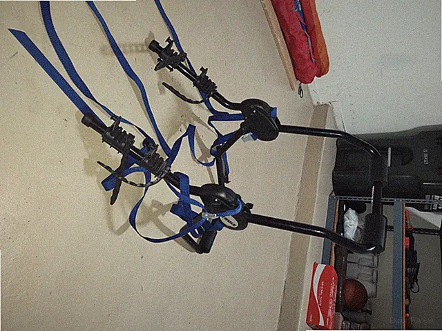 Used thule bike rack trunk. Exellent condition